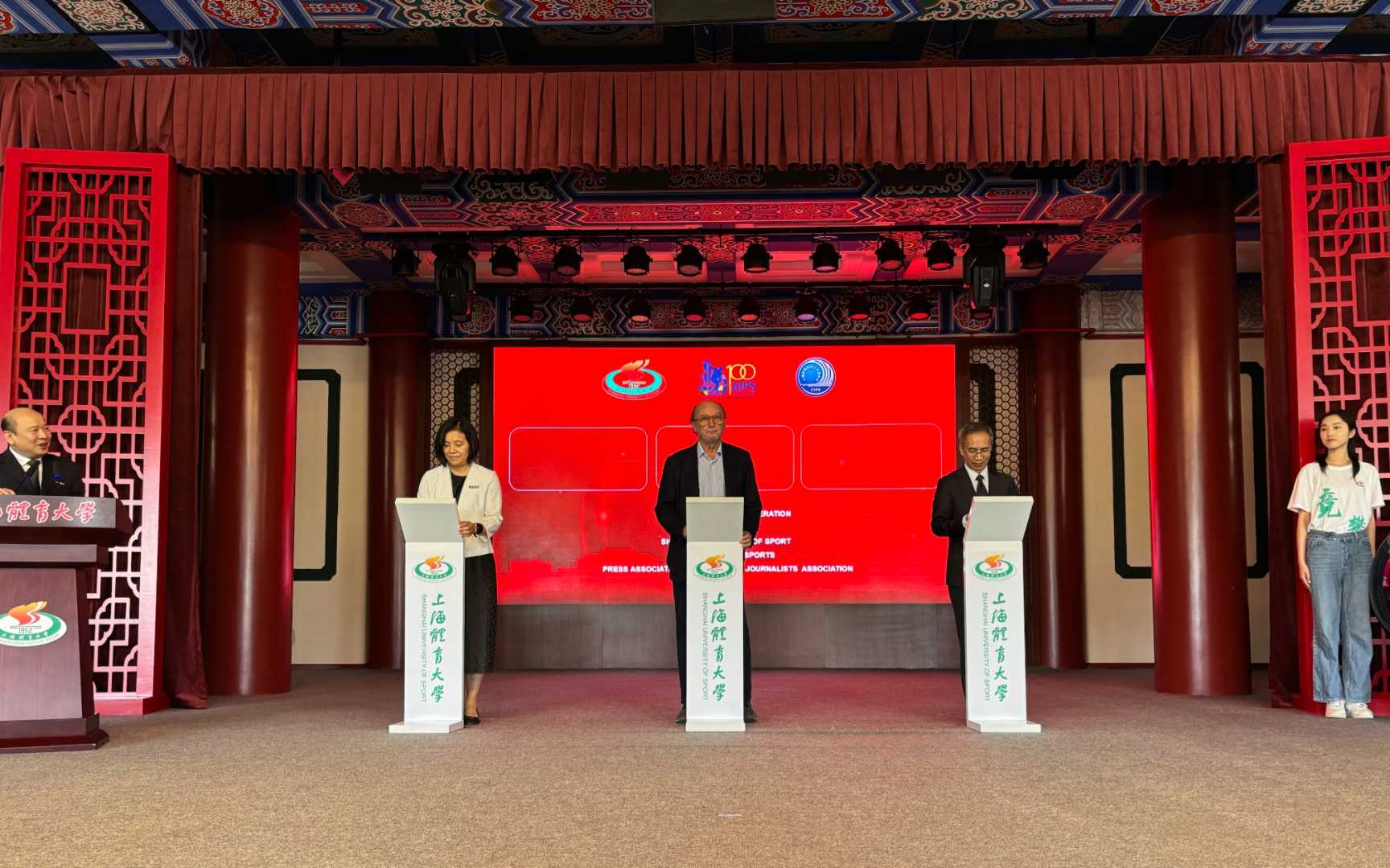 冬窗临近拜仁体育总监表示仍在关注帕利尼亚动态